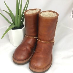 UGG || Chestnut brown leather ugg boots EUC 7 US
